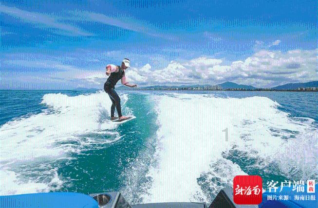 写“福”字送春联 党员冬训送祝福